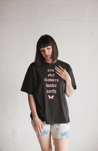 THE SUN & SKY TEE